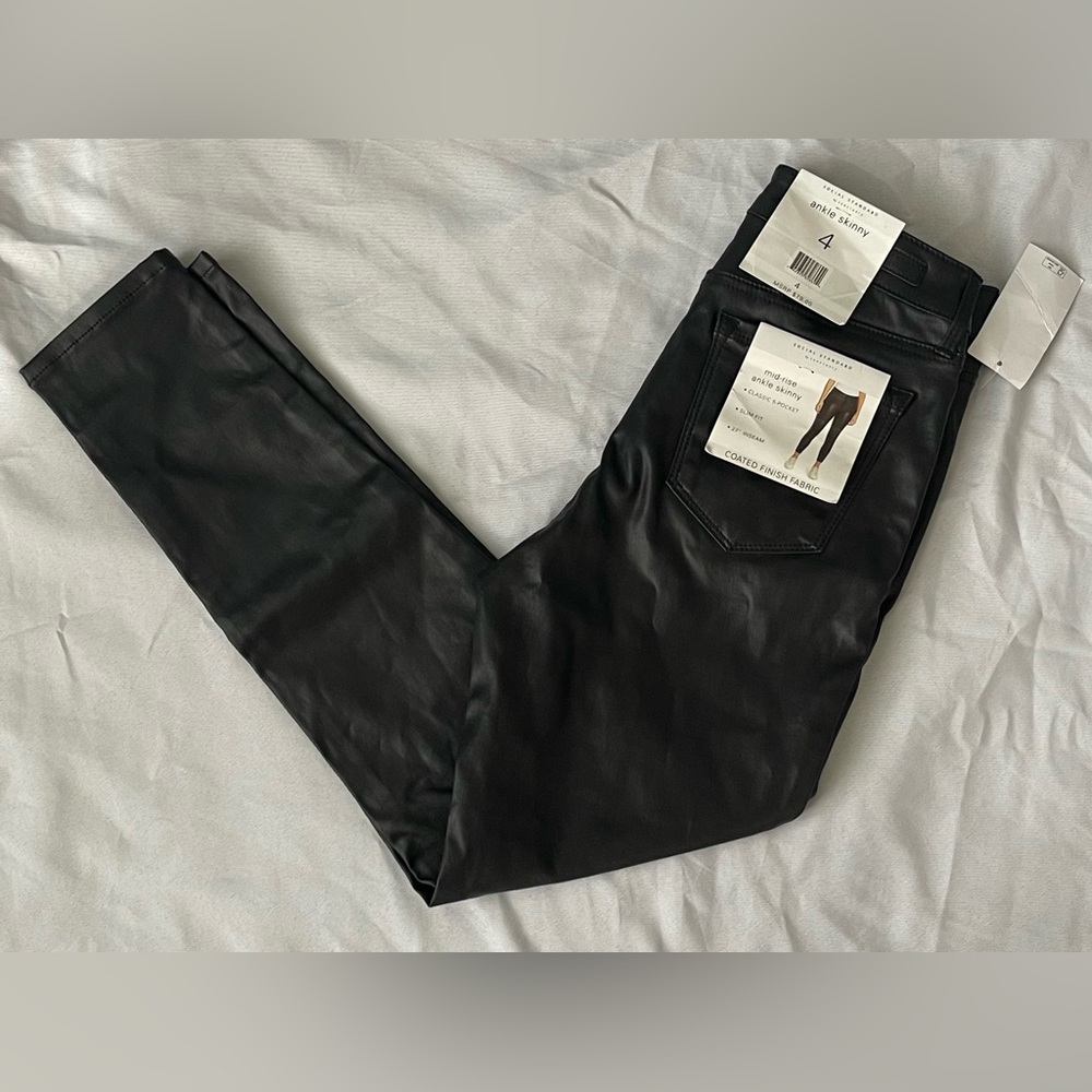 NWT Social Standard by Sanctuary Slick Black Coated Jeans Ankle Length Size 4 - Picture 3 of 12
